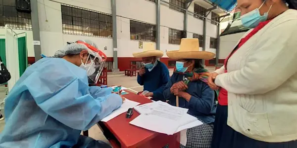 En promedio se registran 400 casos confirmados y 16 personas fallecidas de covid-19 por día en Cajamarca