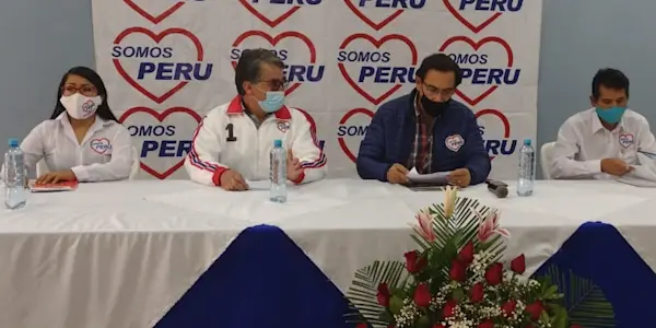 Vizcarra hace campaña en Ayacucho sin la presencia de Daniel Salaverry