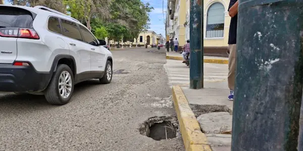 Piura: Entre huecos y forados al erario público