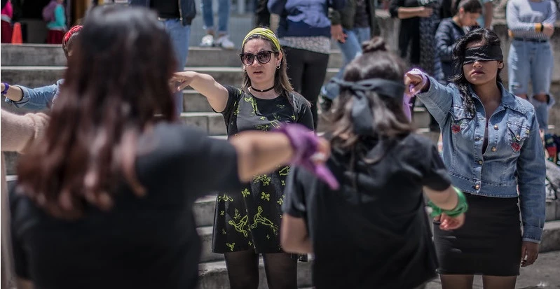 ¡Mujer: por tu culpa, por tu culpa, por tu gran culpa!