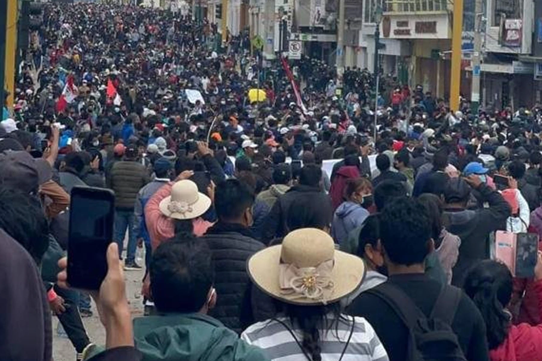 Perú, país en emergencia y sin rumbo