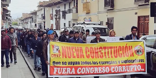 Bloquean carreteras en Cajamarca y convocan a paro regional este jueves 15