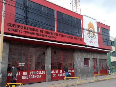 Se inicia el proceso de vacunación a los miembros del Cuerpo de Bomberos en Puno