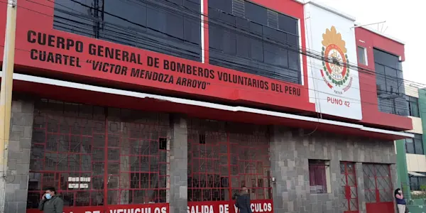 Se inicia el proceso de vacunación a los miembros del Cuerpo de Bomberos en Puno