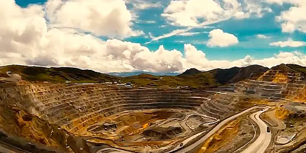 Nuevo conflicto por posesión de terrenos involucra a minera Gold Fields en Hualgayoc