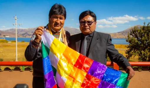 Autoridades puneñas se reúnen con Evo Morales con la esperanza de importar gas boliviano