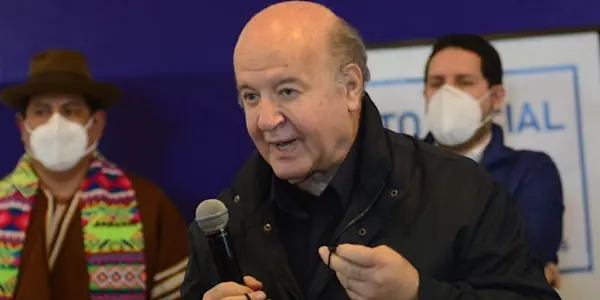 El gurú neoliberal invoca