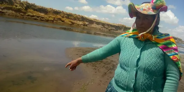 Ratifican paro indefinido por la contaminación de la cuenca del Coata luego de reunión con Premier Mirtha Vásquez