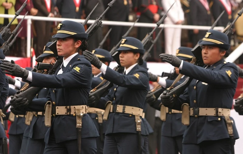 Mujeres en las instituciones armadas de América Latina del siglo XX