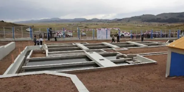 Suscriben acta de inicio de obra para la construcción de las plantas de tratamiento de aguas residuales del Lago Titicaca
