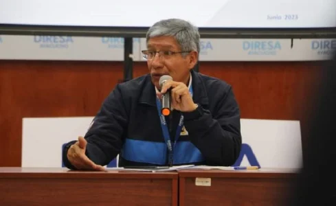 Director Regional de Salud de Ayacucho pone a disposición su cargo ante exigencias de trabajadores