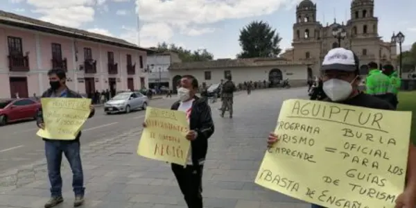 Guías de turismo de Cajamarca protestan exigiendo apoyo de las autoridades