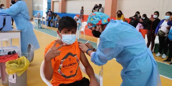 Se inició vacunación para adolescentes de 12 a 17 años en Cajamarca