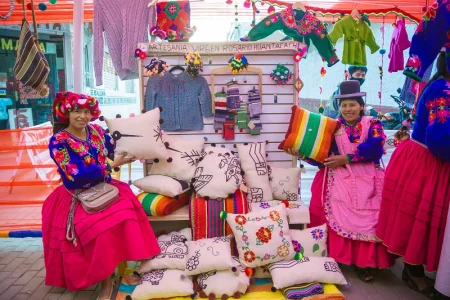 Carnaval de artesanías: Expoferia Lupaca en Puno