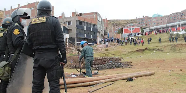 Puno: violento enfrentamiento provocó la toma de posesión del colegio Huáscar