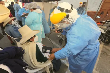 Empieza vacunación a adultos entre los 70 y 79 años de edad en Cajamarca