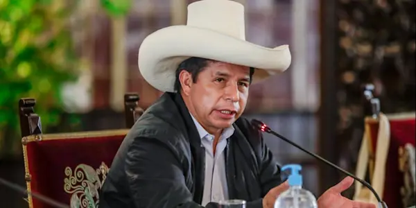 El abismo peruano que se está devorando a Pedro Castillo