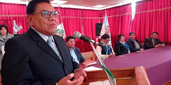 Nuevo Director Regional de Educación de Puno actualizará el Proyecto Educativo Regional