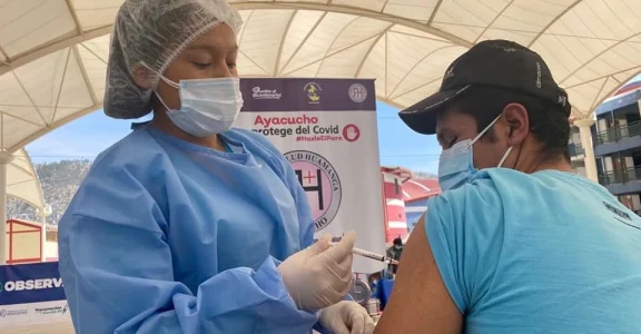 Ayacucho: Sólo 33% de población de 40 a 49 años recibió vacunas contra el covid-19