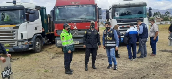 Incautan 10 vehículos de carga utilizados para traslado ilegal de tierra orgánica desde Cajamarca