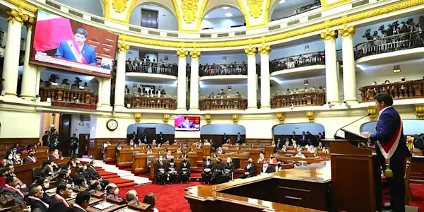 Ayudemos a la clase política a enfocarse en los problemas de los peruanos