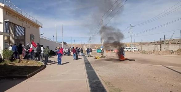 Trabajadores CAS del INPE acatan huelga indefinida para exigir igualdad laboral