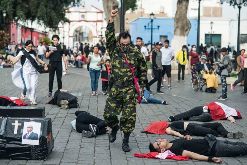 La democracia como furgón de cola del neoliberalismo