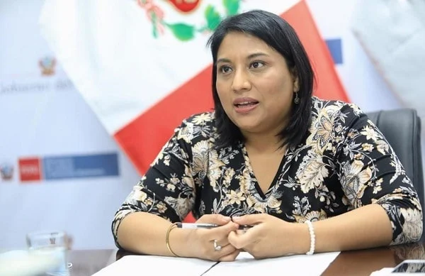 Ana Neyra: “Es inconstitucional el proceder del Congreso”