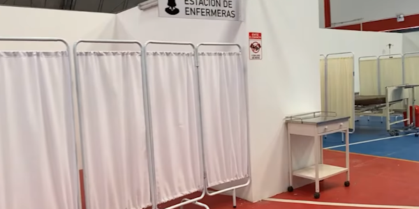 Ante aumento de casos amplían ambientes para atención de pacientes con covid-19 en Coliseo de Huanta