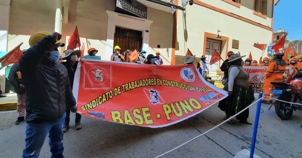 Trabajadores de construcción civil de Puno, piden a CAPECO el incremento de la tabla salarial