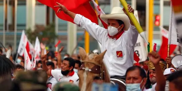 Tres imágenes de Pedro Castillo Terrones en el bicentenario