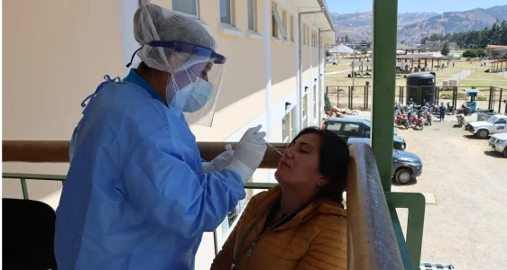 Cajamarca: Se fortalece vigilancia genómica para detectar variante Ómicron