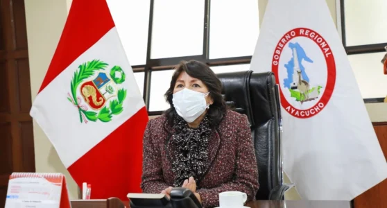 Vicegobernadora de Ayacucho considera que es discriminada por el gobernador regional Carlos Rúa