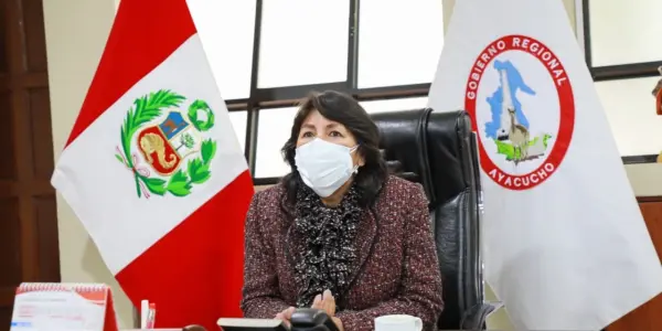 Vicegobernadora de Ayacucho considera que es discriminada por el gobernador regional Carlos Rúa