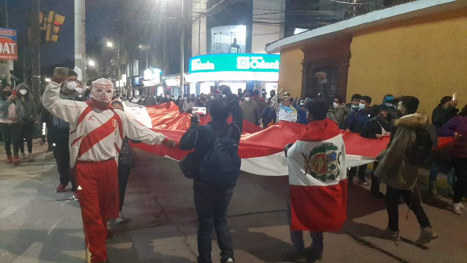 Líderes y lideresas sociales de Puno rechazan juramentación de Manuel Merino