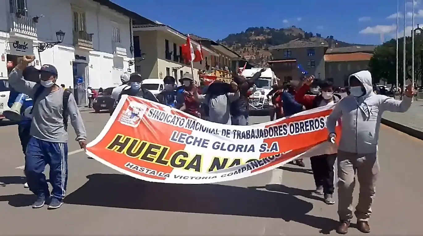 Trabajadores de empresa Gloria se movilizan nuevamente exigiendo mejores condiciones  laborales