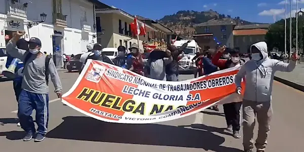 Trabajadores de empresa Gloria se movilizan nuevamente exigiendo mejores condiciones  laborales