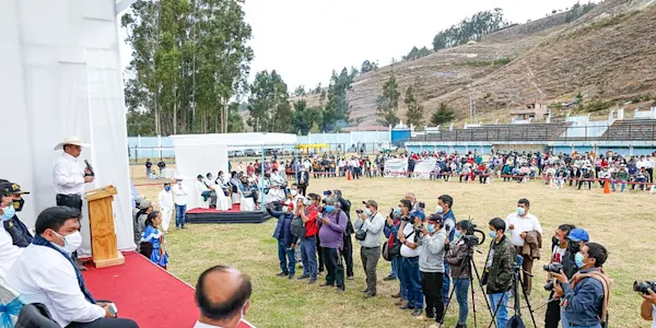 Ministro de Energía y Minas anuncia promoción de proyectos con rentabilidad social