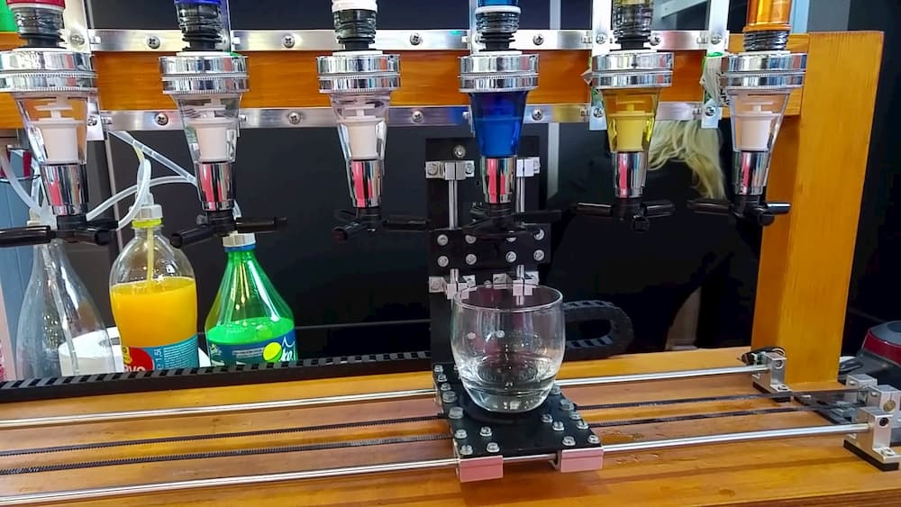 Automatic drink mixer