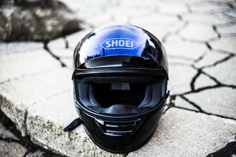 motorbike-helmet-768x512