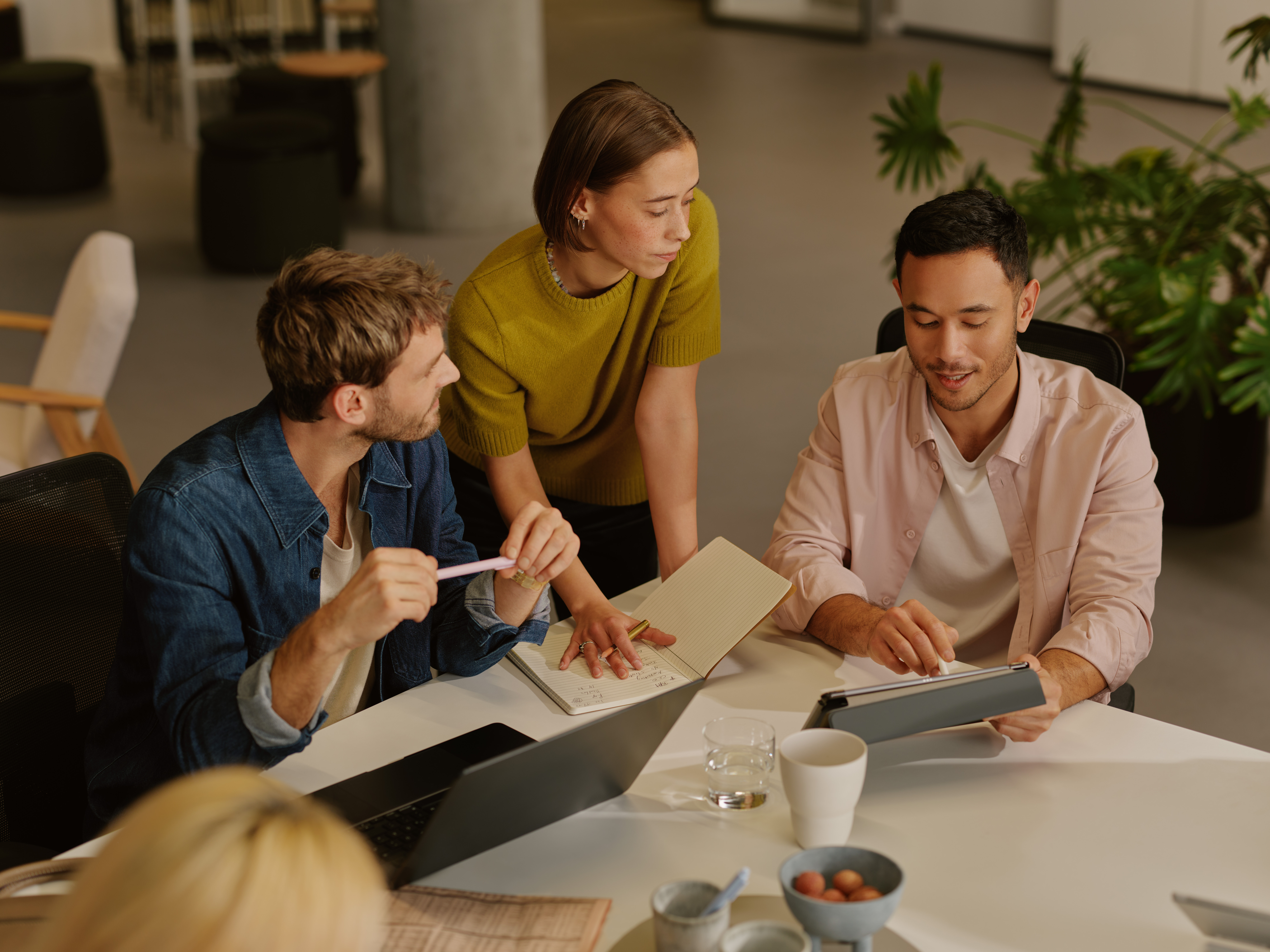 employees sharing different types of feedback
