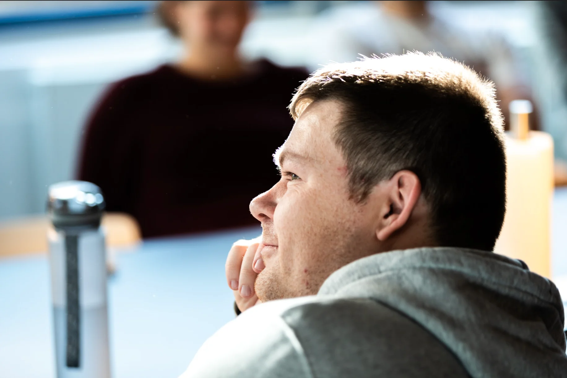 a high performer watching a training presentation