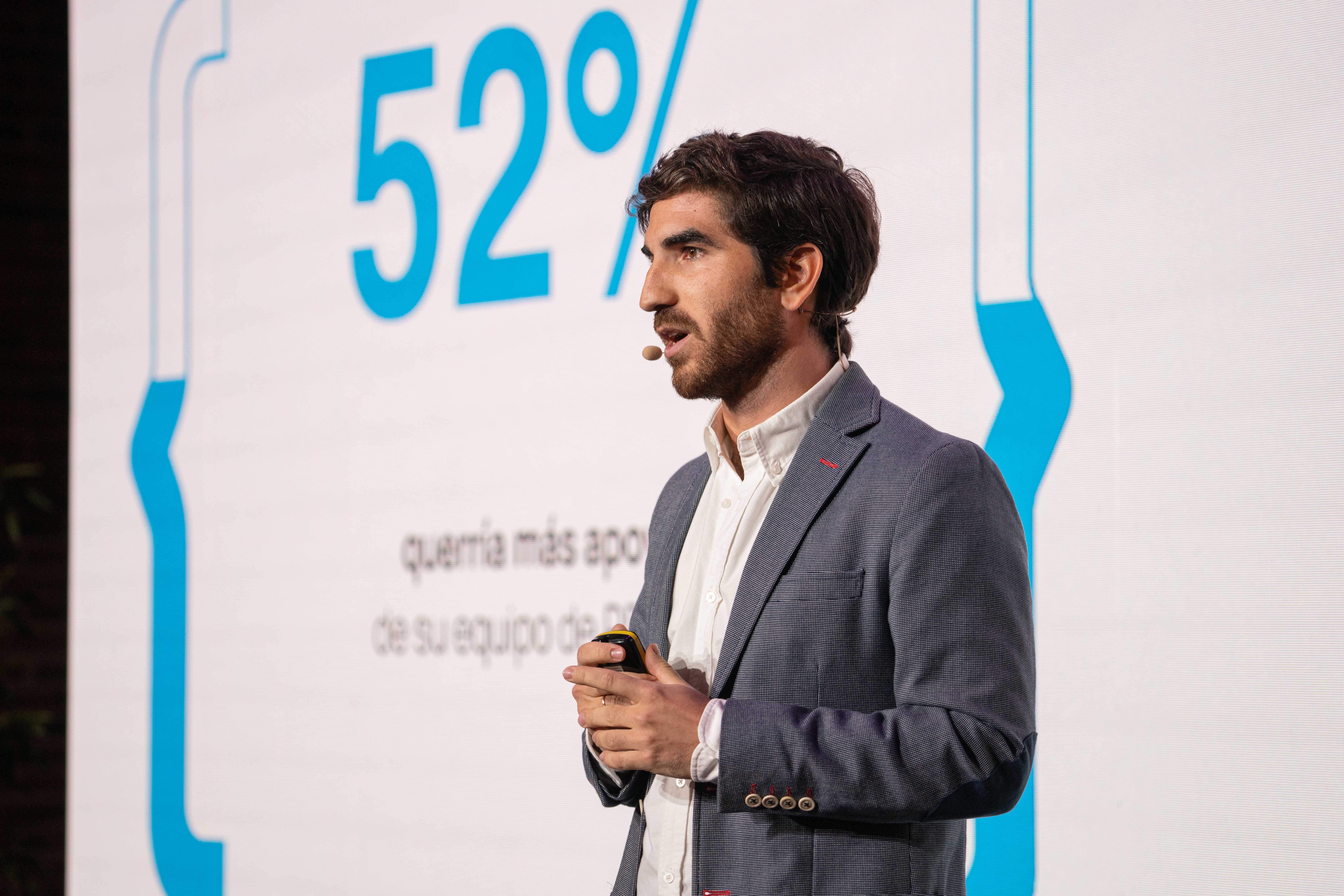 Aarón Cogolludo hablando en el HUG Madrid 2022