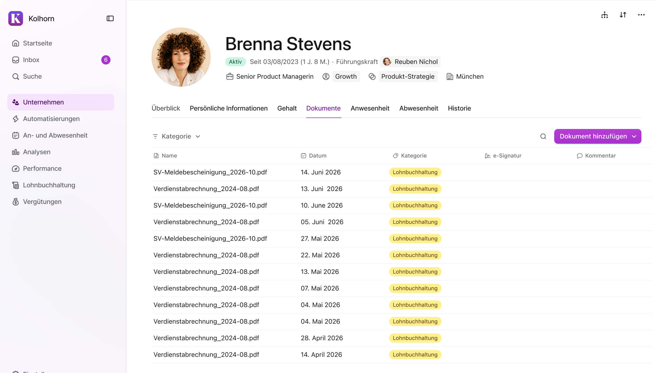 HR-Software Kolhorn zeigt das Mitarbeiterprofil von Brenna Stevens mit einer Dokumentenliste der Kategorie Lohnbuchhaltung.