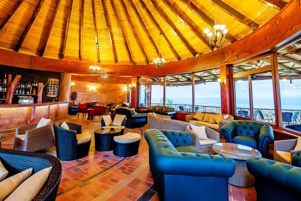 lounge and bar
