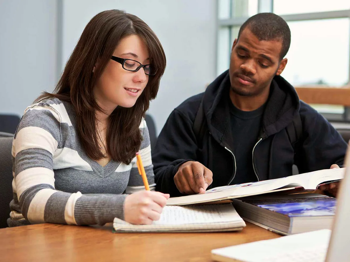 Reading Experts What does a reading specialist do?
