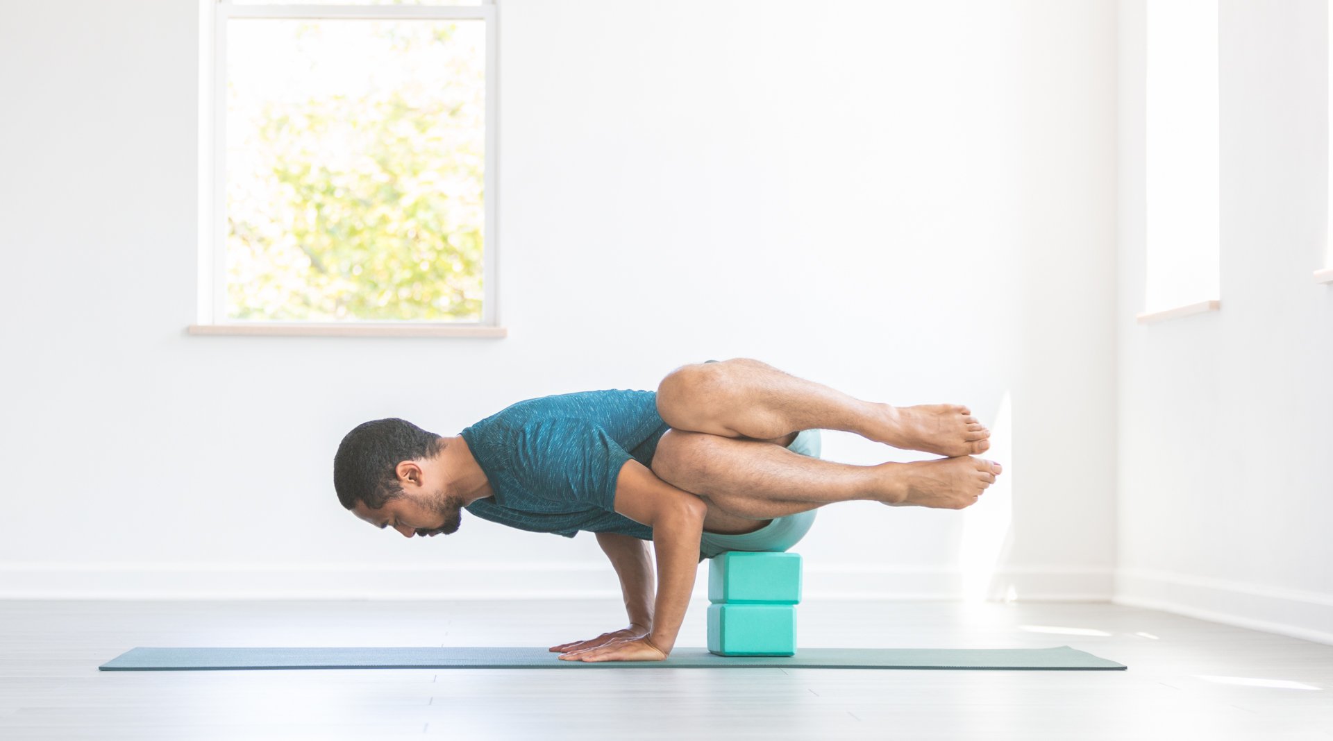 How to Do the Headstand Pose in Yoga Without Kicking Your Way Up | SELF
