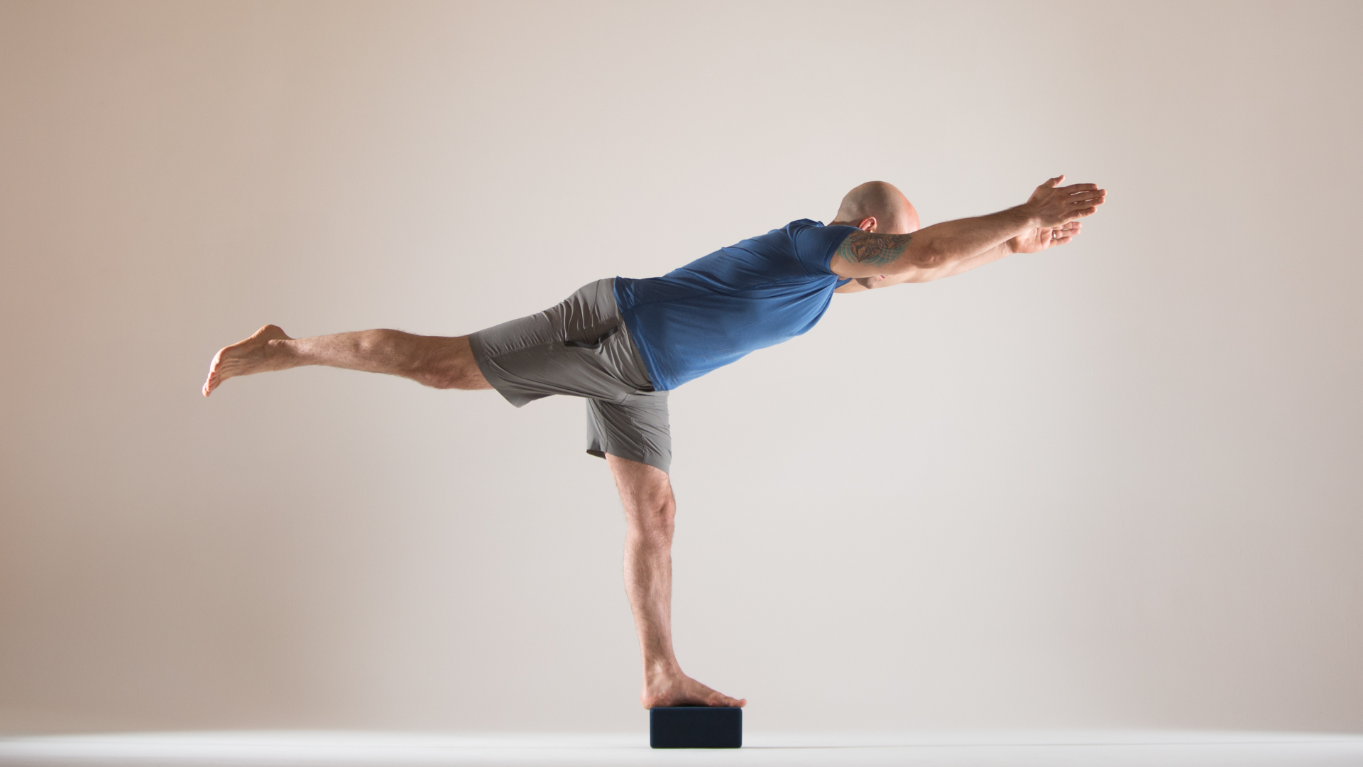 Yoga Pose Transitions | Kneeling Warrior | Yoga Sequences 🖤 #yogateac... |  TikTok
