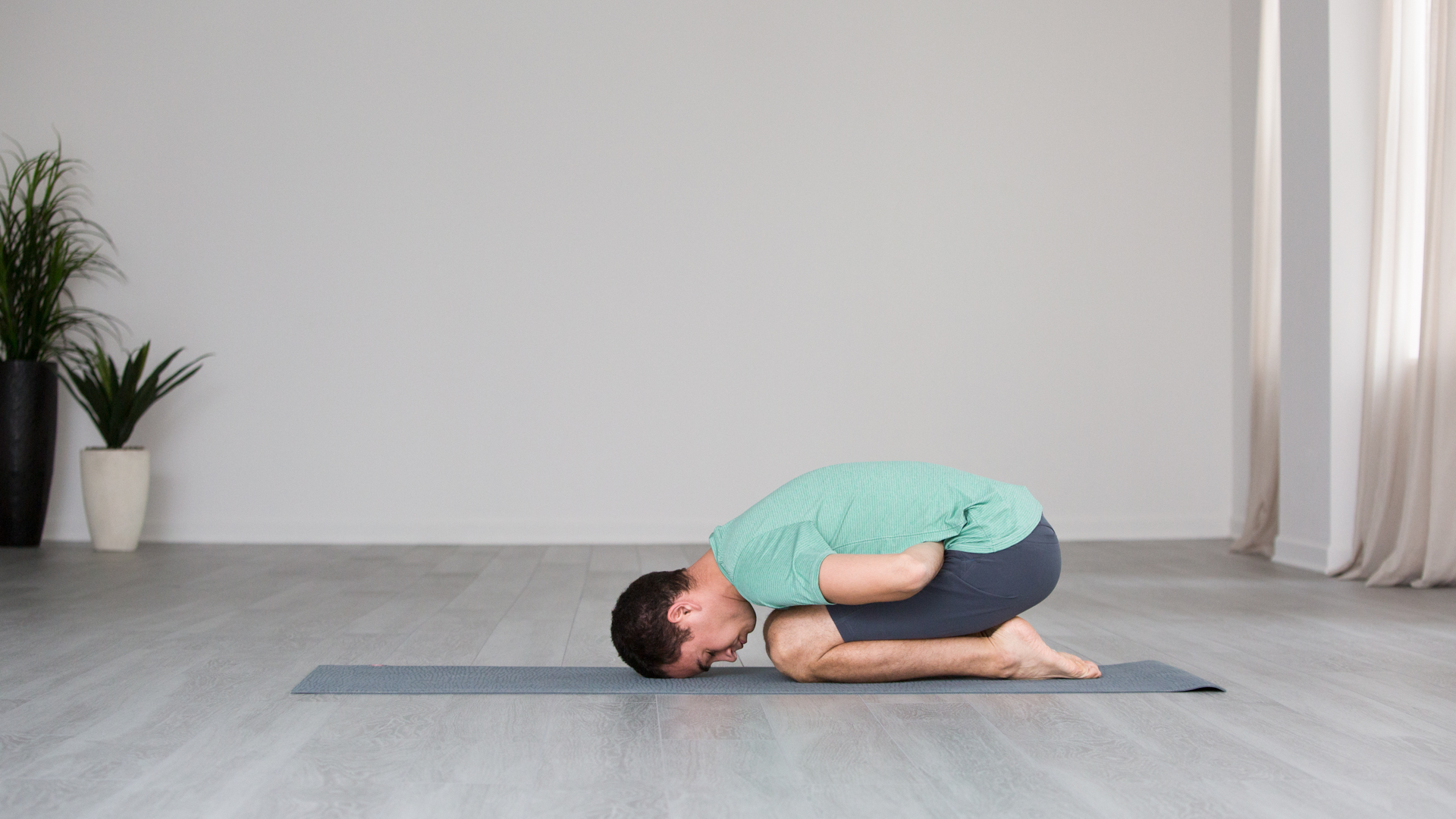 5 yoga poses to help digestion after a big holiday dinner