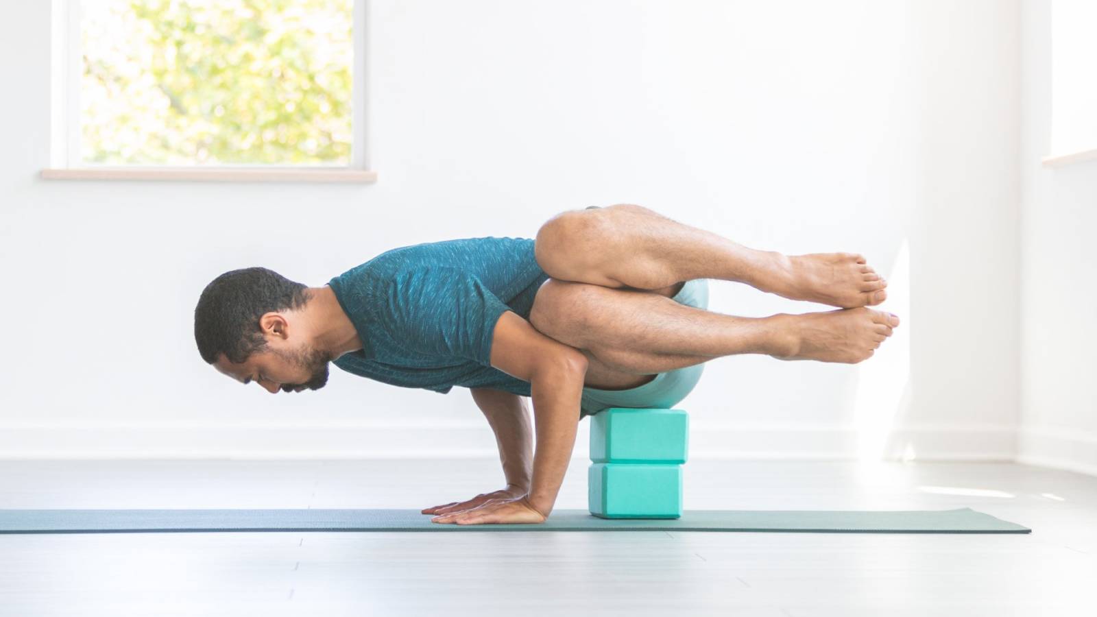 arm balancing yoga poses